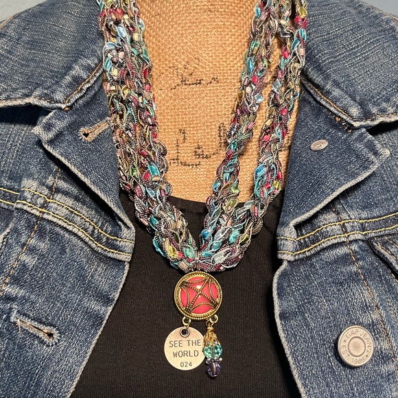 Handmade Bohemian Trellis Yarn Charm Pendant Necklace - Picture 6 of 12